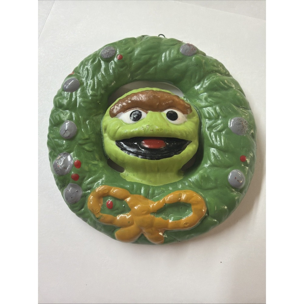 Vintage Sesame Street Oscar The Grouch 1988 Muppets Inc. Wreath Ornament
